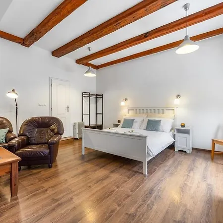 Good Vibes&honey Old Town Bratislava