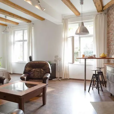 Good Vibes&honey Old Town Apartment