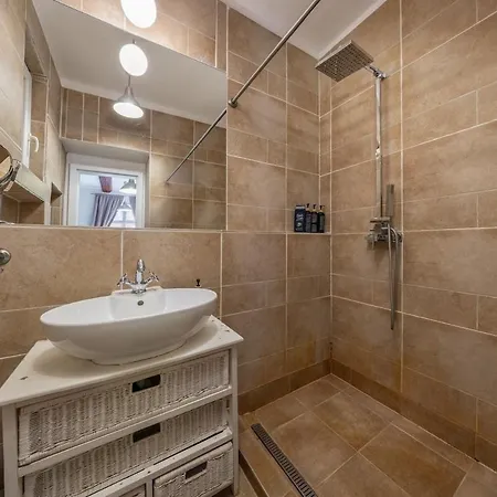 Good Vibes&honey Old Town 아파트 *